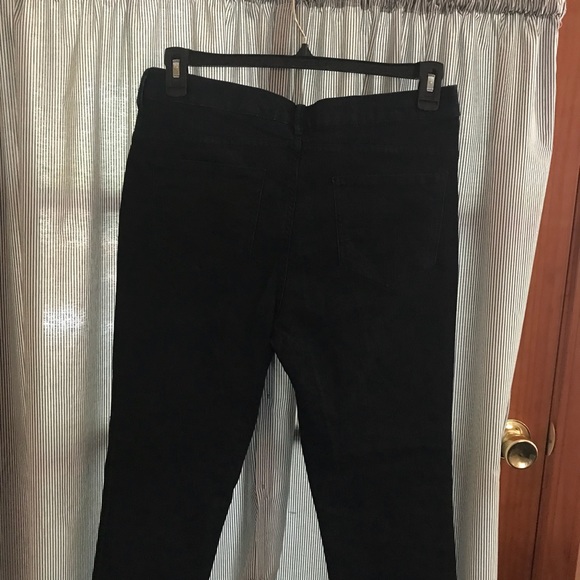 Women’s Jeans - Picture 2 of 3